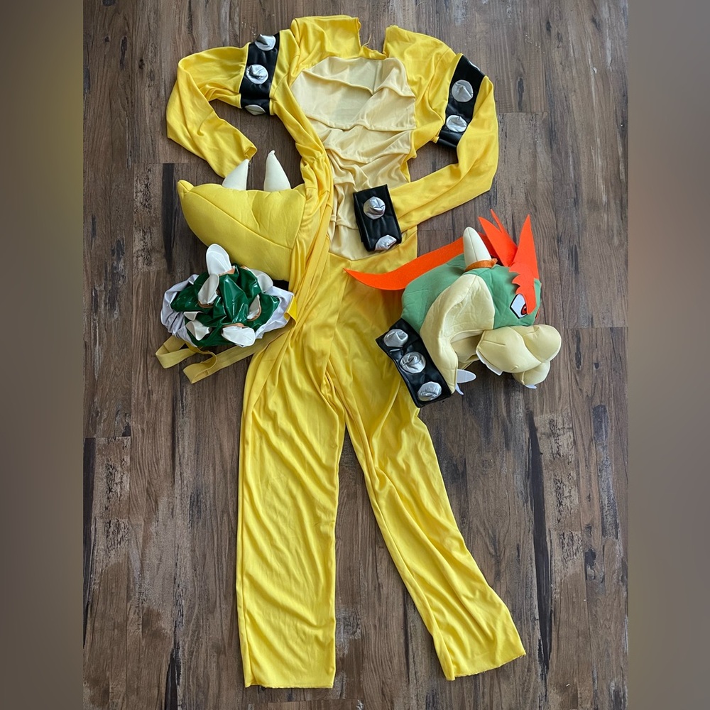 Deluxe Adult M Bowser - Super Mario costume (missing an arm band)